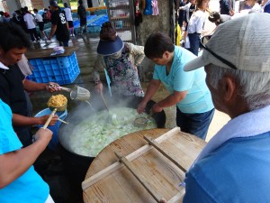 大漁鍋調理（能登島観光協会）